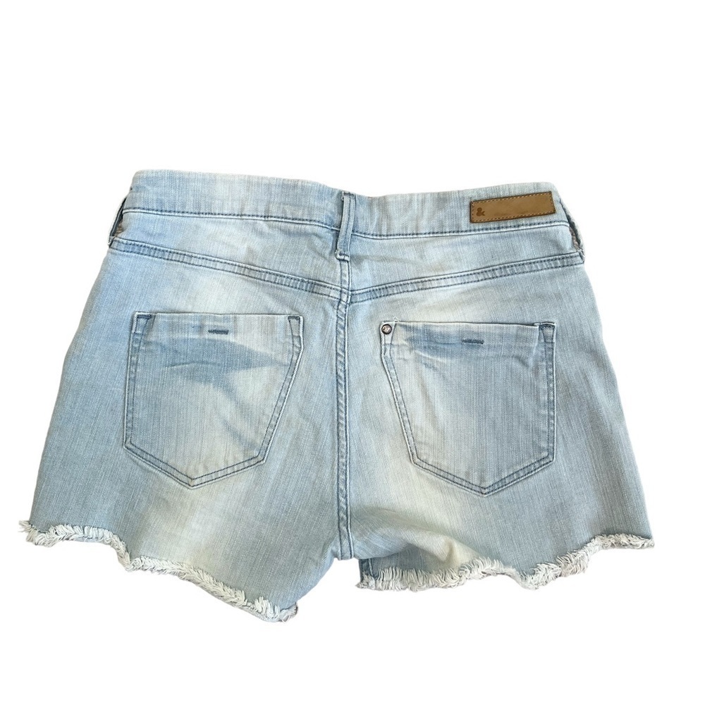39-H & M light wash distressed denim shorts 6 - Picture 2 of 8